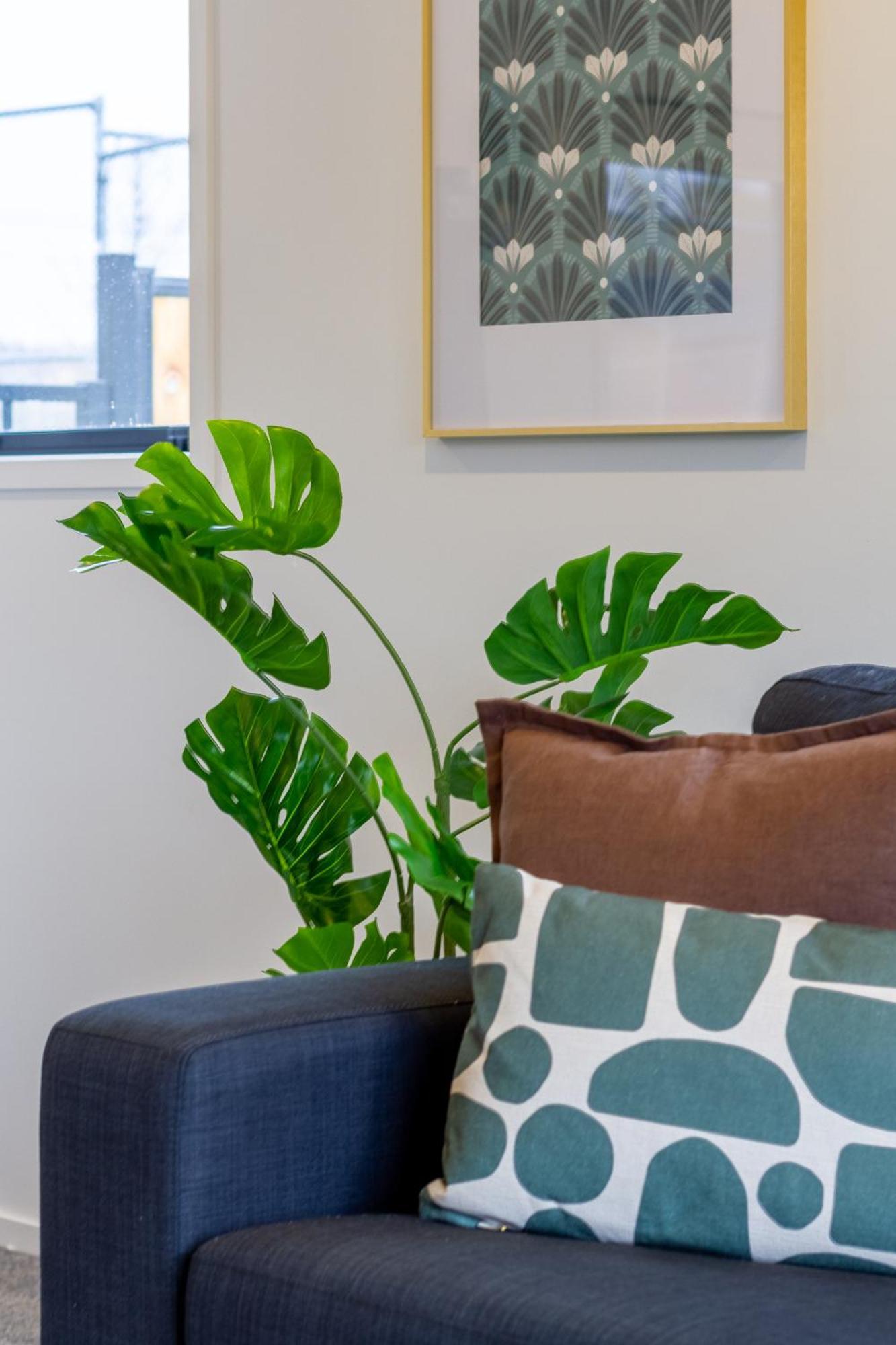 Serene Living 2 Bed With Carpark Christchurch Exterior photo