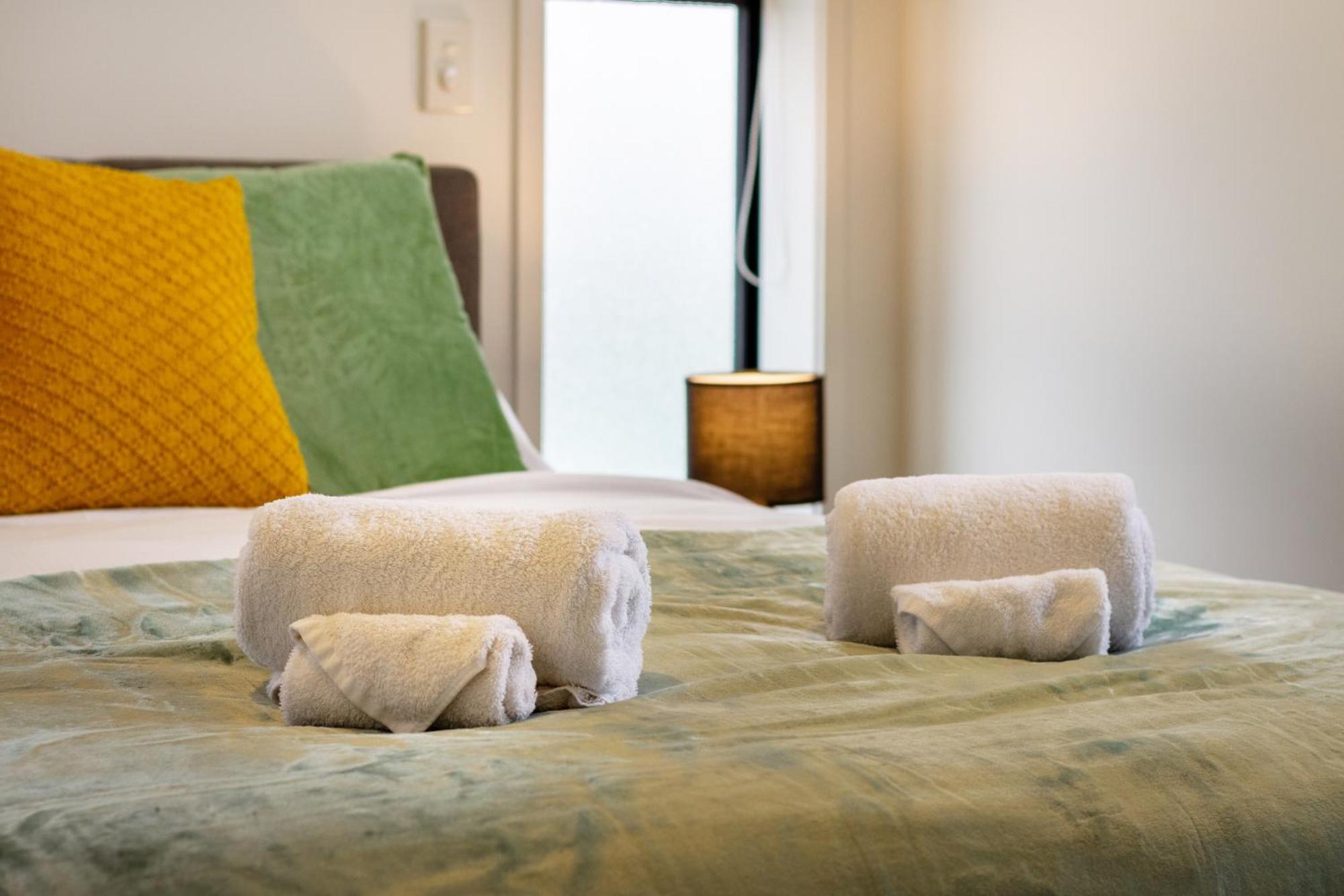 Serene Living 2 Bed With Carpark Christchurch Exterior photo