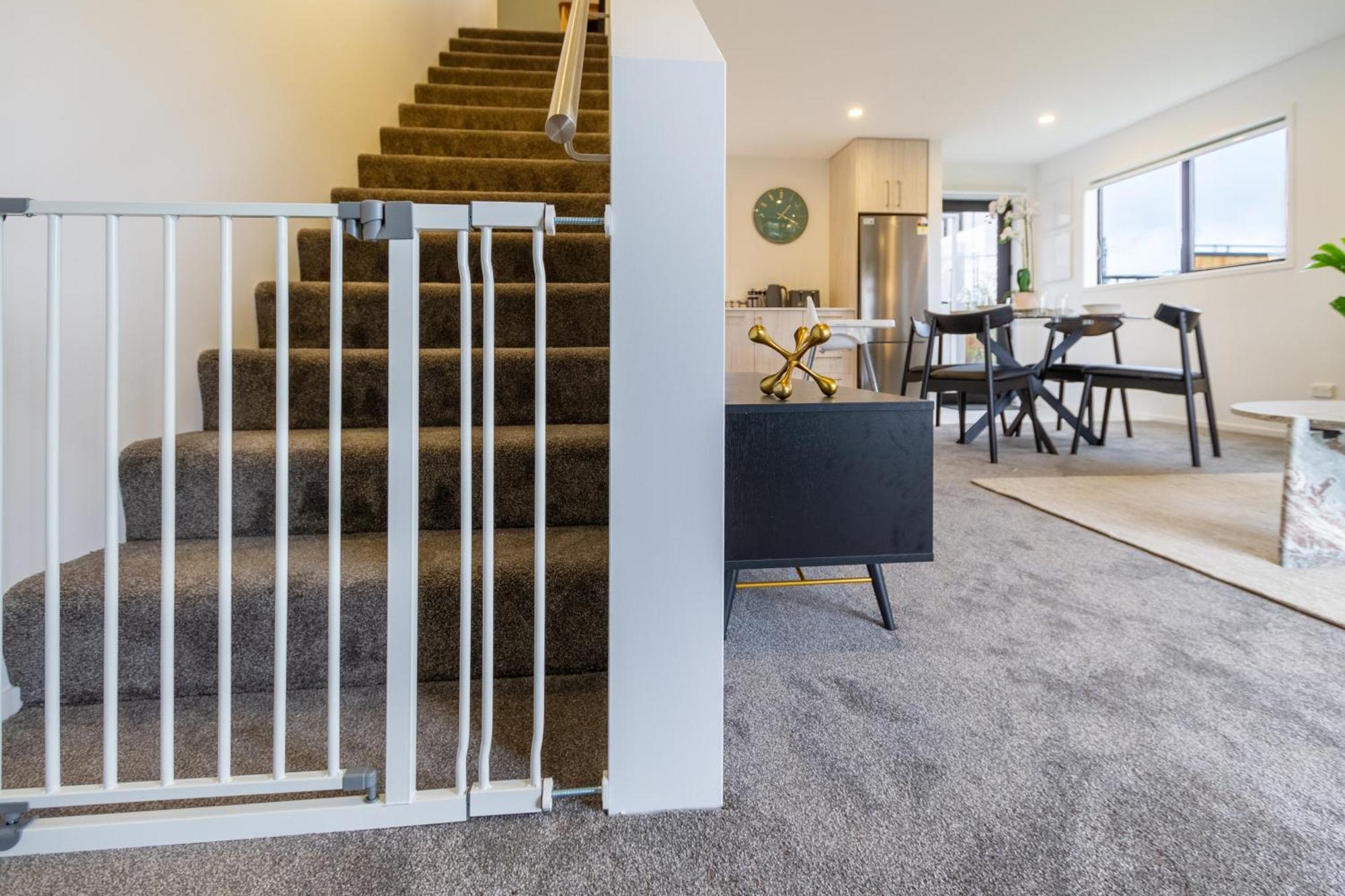 Serene Living 2 Bed With Carpark Christchurch Exterior photo