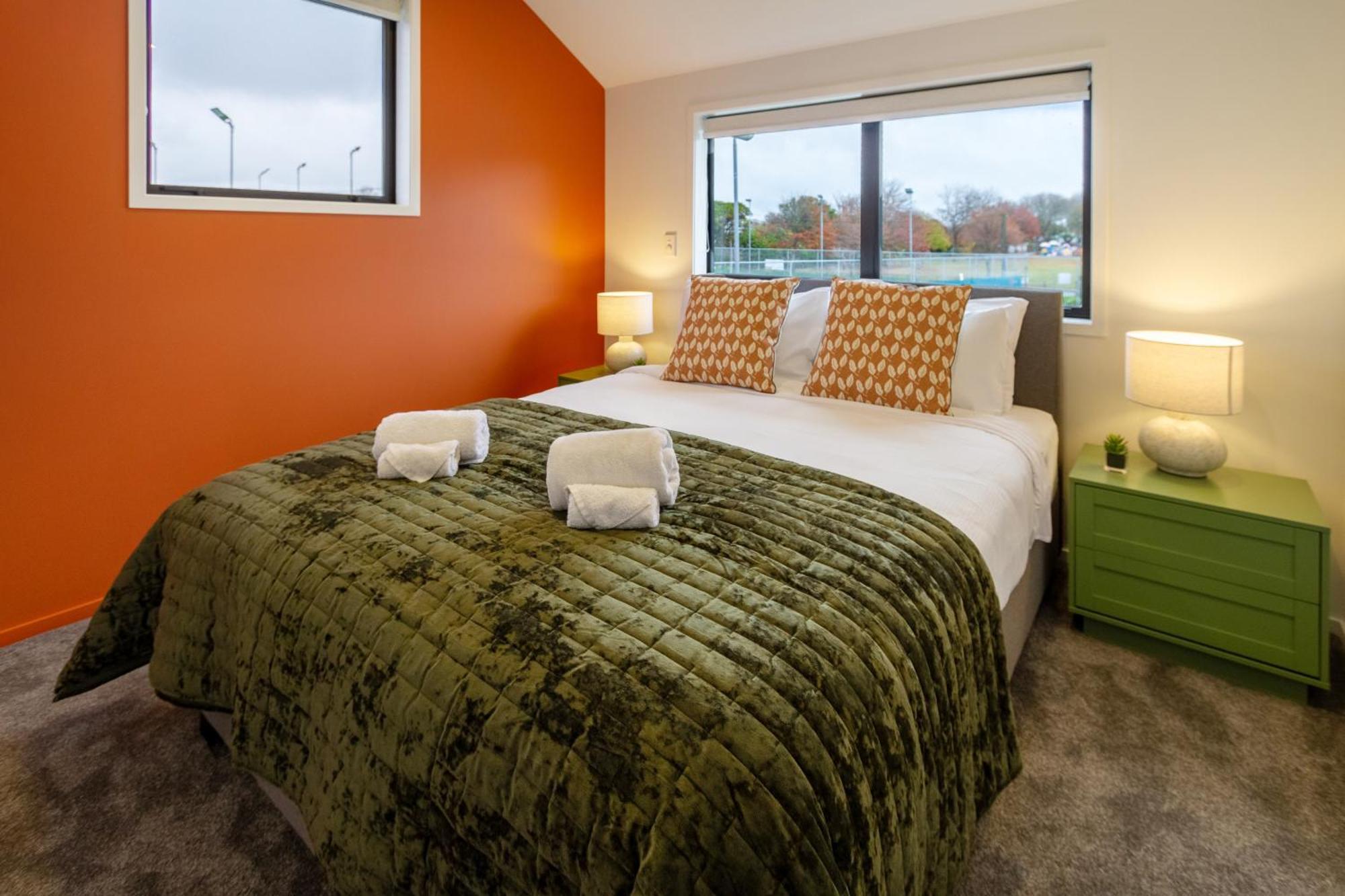 Serene Living 2 Bed With Carpark Christchurch Exterior photo