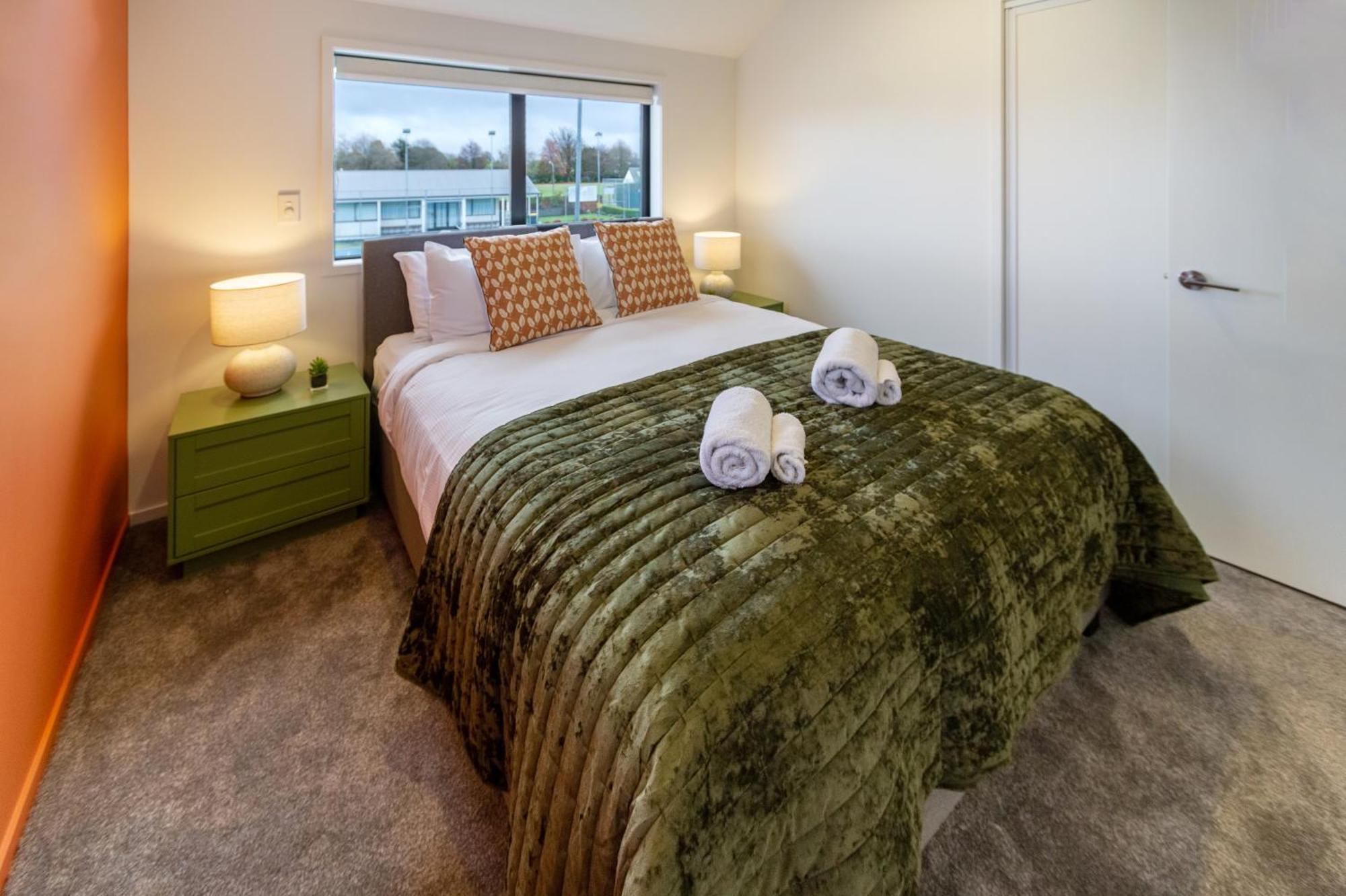 Serene Living 2 Bed With Carpark Christchurch Exterior photo